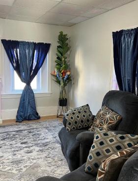 Fall River Stay Stylish 2BR Urban Haven Suite