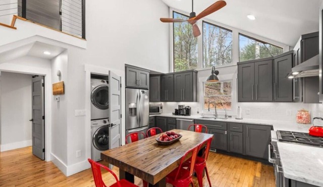 FALL SPECIAL! 5-Star Home with 2 King Beds, Trundle, Sleeps 6, & Game Room