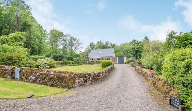 FALLA FARMHOUSE, family friendly, with open fire in Jedburgh