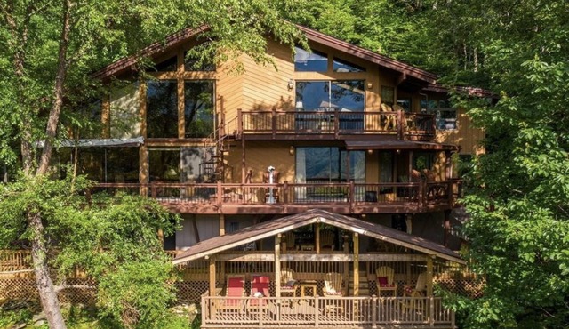 Falling Water Lodge | Gorgeous 5BR Mountaintop Lodge