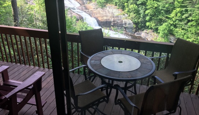 FALLING WATERS ~ 2b/2b SPECTACULAR VIEW HANGING OVER FALLS, UPSCALE FURNISHINGS.