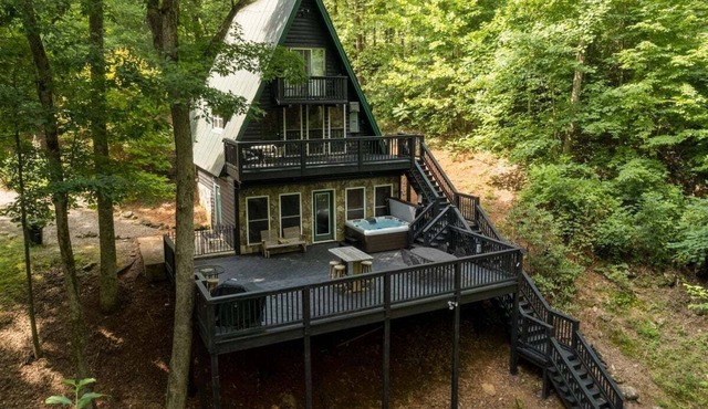 Falling Waters at Mustang Creek - A-Frame Lodge w/Hot Tub & Your Own Waterfall