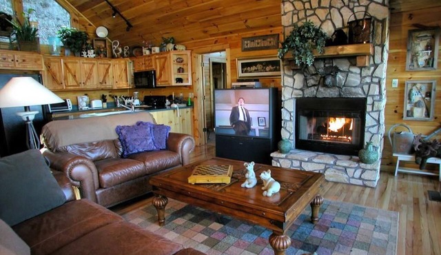 Falling Waters - Free Estate Tours - Secluded Luxury Cabin - Near Majestic River