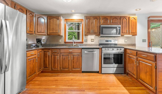 Falmouth Escape w/Hot Tub, Grill & Fire Pit