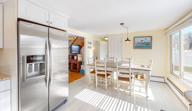 Falmouth Heights beach home with walk to beach & Martha's Vineyard ferry