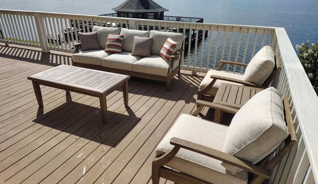 False Flamingo - ON Lake! Spacious Accommodations. Enjoy & Relax - Boat Rental?
