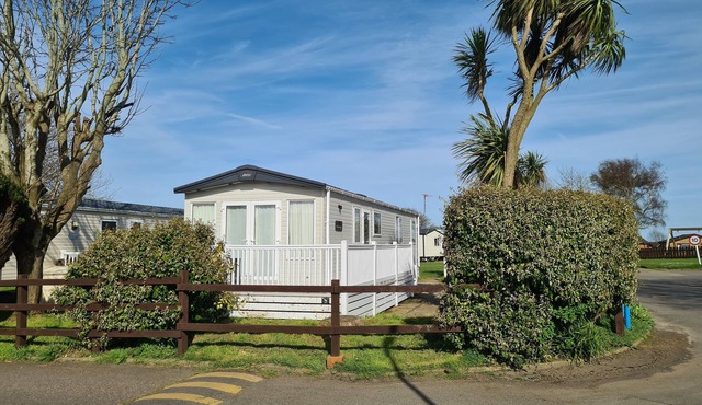 Family-Friendly 6-berth caravan with onsite leisure facilities.