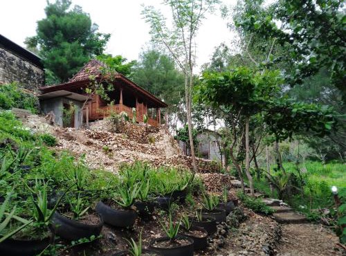Fam Sugiono Cottage - Wooden House