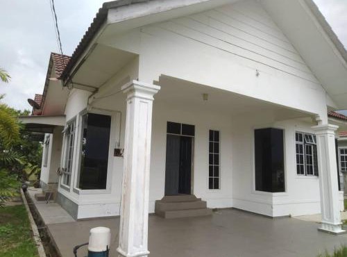 Familia Homestay Tepi Sawah