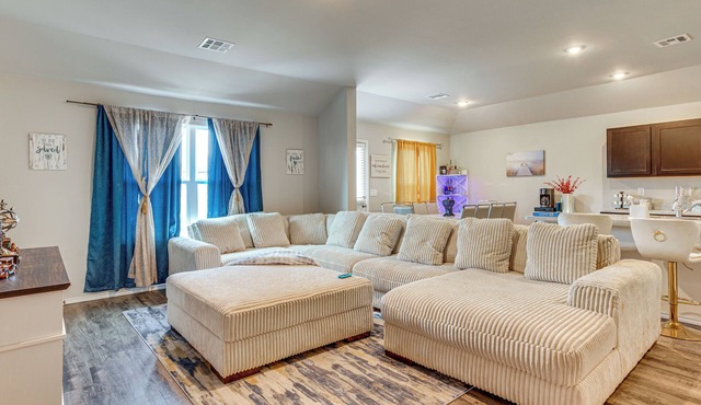 Families w/Pets Welcome! Home 22 Mi to Dtwn OKC