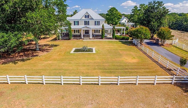 Families, weddings and corporate retreats, close to Athens, Georgia