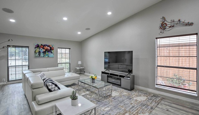Families Welcome! Garland Home w/Game Room