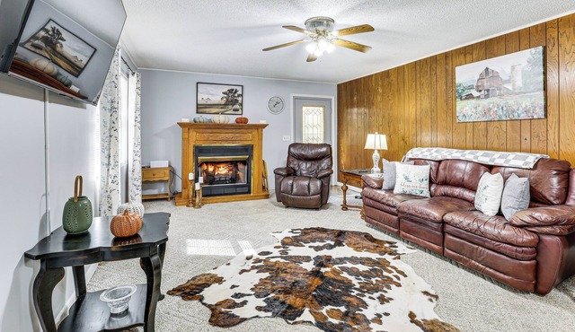 Families Welcome! Home w/Fire Pit in Soddy-Daisy