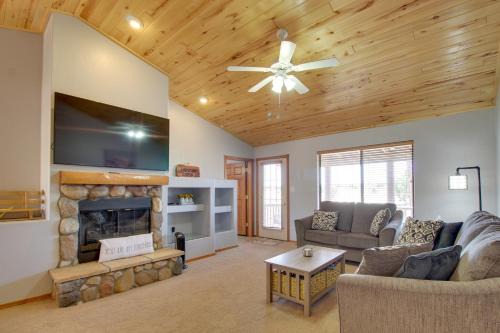 Families Welcome! Overgaard Cabin with Playground