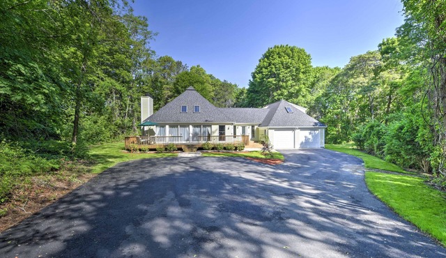 Families Welcome! East Falmouth Home 4 Mi to Beach