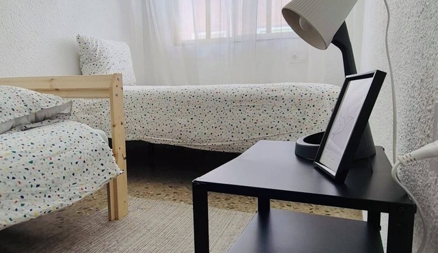 Family 3-bedroom apartment in Alicante PARKING