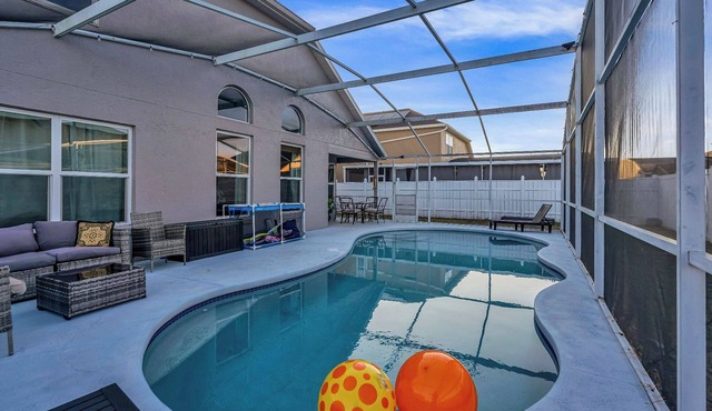 Family 4BR Disney-Themed Home, Screened Pool, Game Room