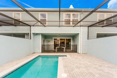 Family 5BR Retreat w Private Splash Pool
