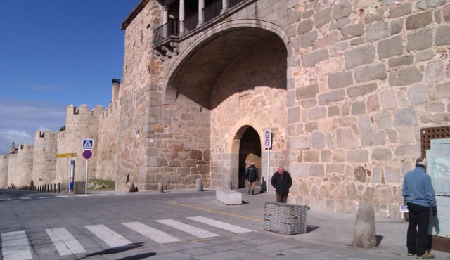 FAMILY ACCOMMODATION CONDE DON RAMON. GARAGE INCLUDED. Free WIFI.
