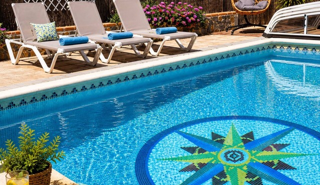 Family accommodation with private pool between Madrid and Toledo