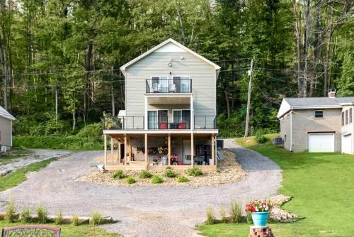 Family Adventure Awaits: Amazing Cabin by the Allegheny River in Pennsylvania