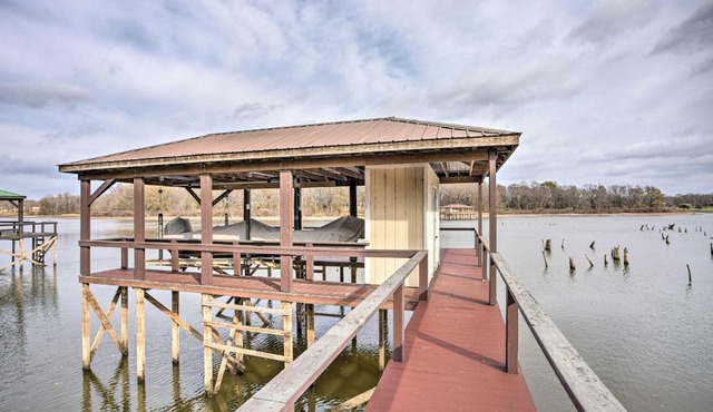 Family Alba Home with Boat Dock on Lake Fork!