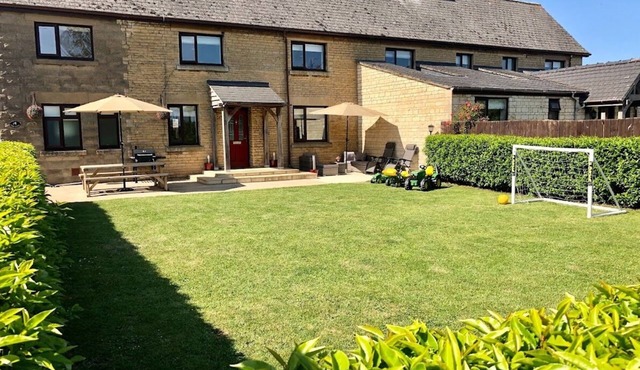 Family and Dog Friendly 3 bedroom holiday Cottage near Oakham & Rutland Water