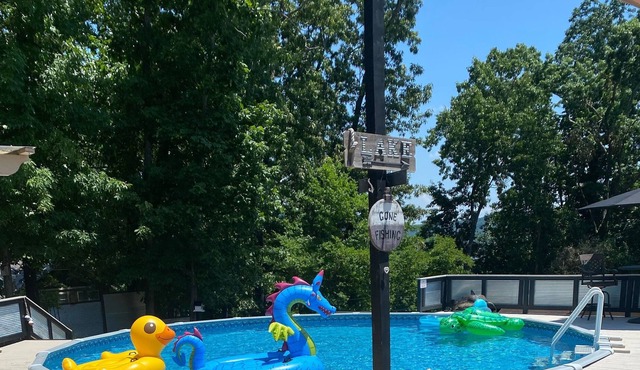 Family and Fisherman 3 bedroom 2 bath paradise in beautiful Guntersville, AL.