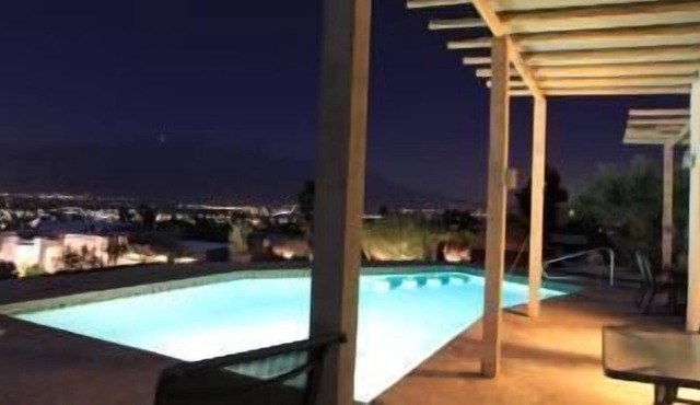 FAMILY AND PET FRIENDLY PLUS VIEWS IN EVERY DIRECTION