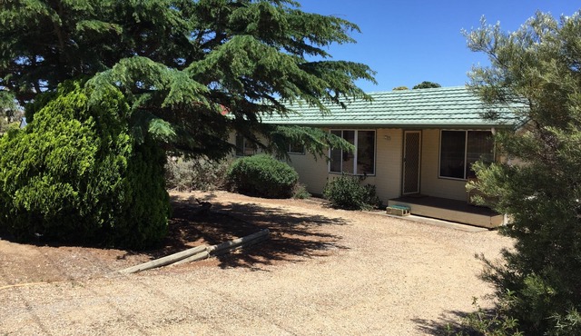 Family and pet friendly holiday home, only a short walk to Carrickalinga beach