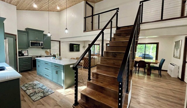 Family and Pet Friendly Clake Lake Chalet in Prime Door County Location