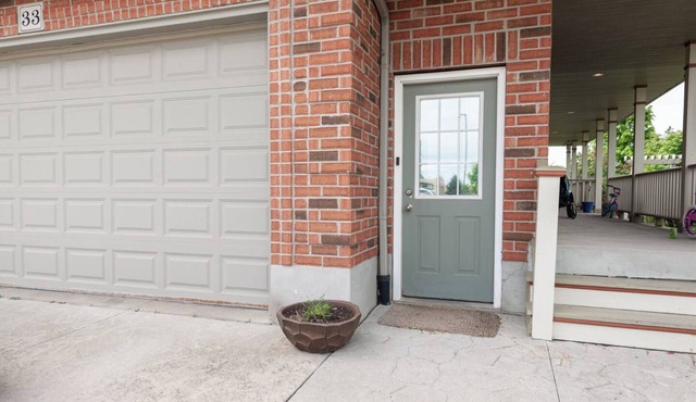 Family and pet friendly, stylish private suite in a calm and clean neighbourhood