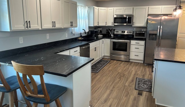 Family and Pet friendly house 20 minutes from Nashville