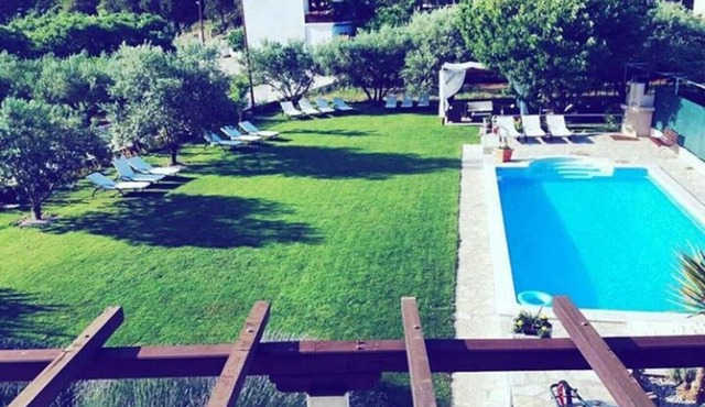 FAMILY APARTMENT MLADEN AT NATURE PARK CLOSE TO THE SEA