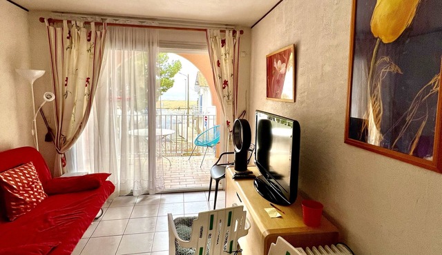 Family apartment with Racou center label