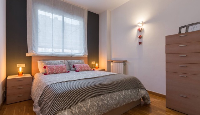Family apartment in the Park Güell with parking. HUTB-010771