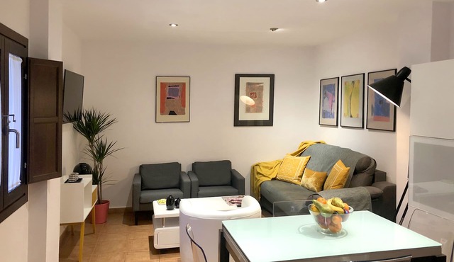 Family apartment in the center of town with parking included