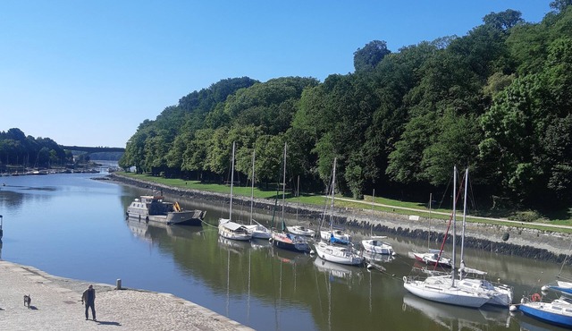 Family apartment on the Quays of St Goustan