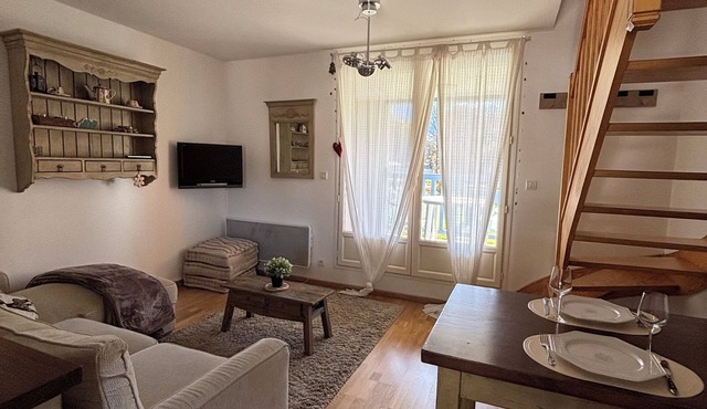 Family apartment. View of the Pyrenees