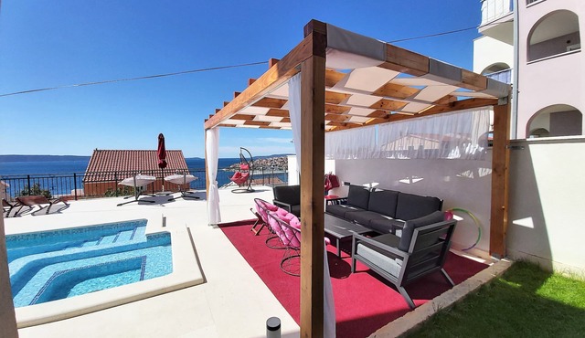 Family apartment with sea view and Heated swimming pool a7