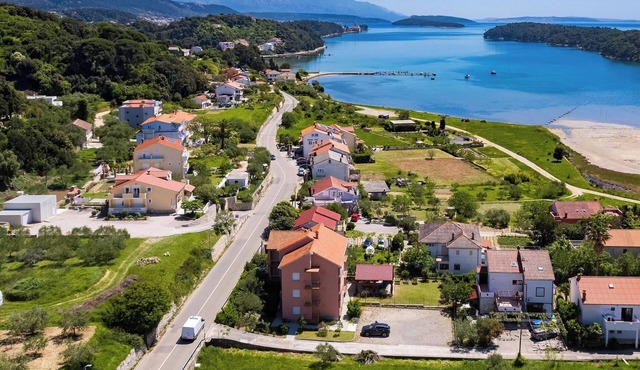 Family Apt Lavanda (Neda) - Seafront, Rab Island