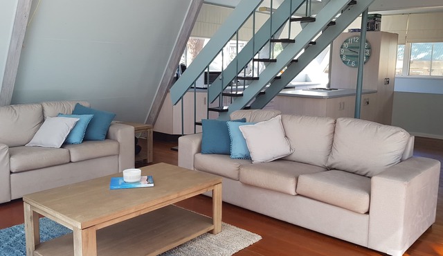 Family beach house in stunning Winda Woppa Hawks Nest