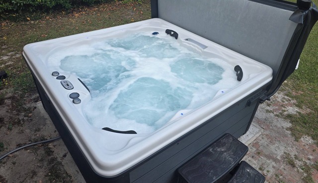 Family Beach Retreat; Hot Tub, Private Yard and Game Room