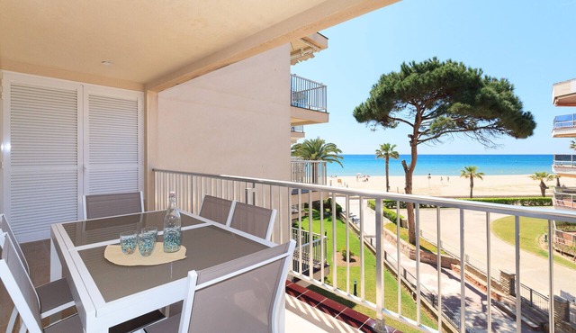Family beachfront apartments in Cambrils - UHC DMS V