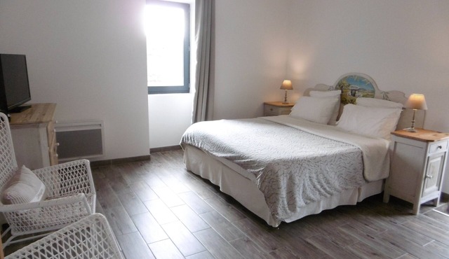 Family bed and breakfast Bastide Sud Ardèche Mas les Dolmens