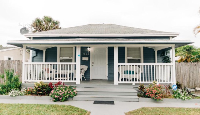 Family Blue Home 6Beds&2Baths Olas Boulevard