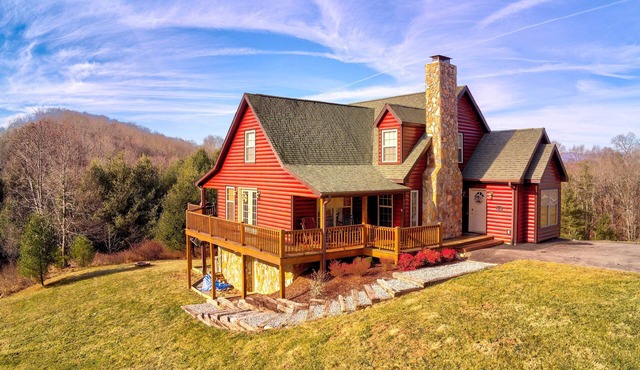 Family Blue Ridge Gem w/Hot Tub! 1/2 Mi to River