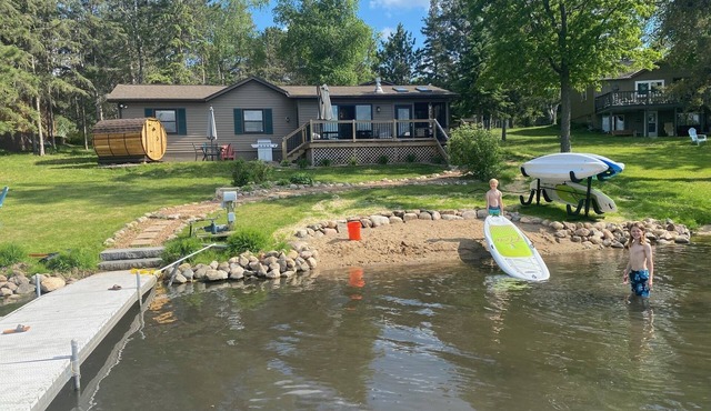 Family boating cottage on Whitefish Chain of Lakes