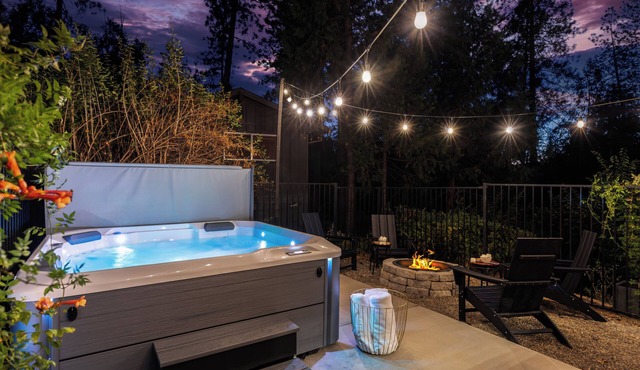Family Cabin, Dog, Ht Tb, 15 min Yosemite, Valentine's Day + Firefall Packages