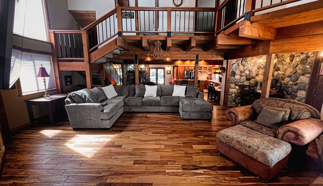 Family Cabin in Graeagle CA w/King Bed & EV Charge